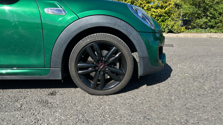 MINI Hatchback 2.0 Cooper S Sport II 3dr Petrol Hatchback